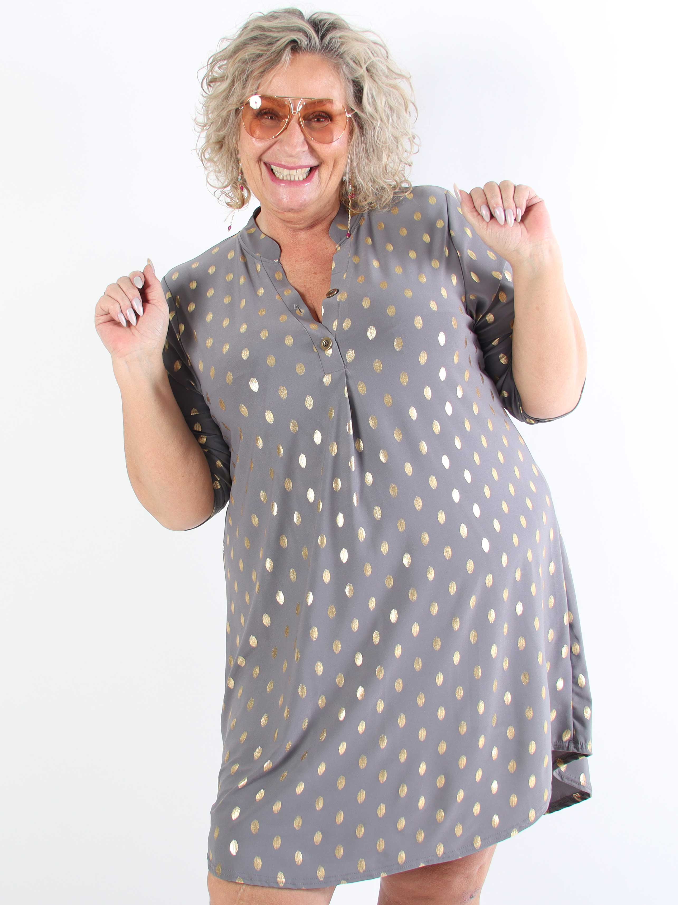 Ebba Gold Long - Elastisk plus size kjole med guld prikker